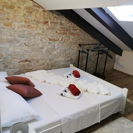 Loft Apartment Pula Ngoại thất bức ảnh