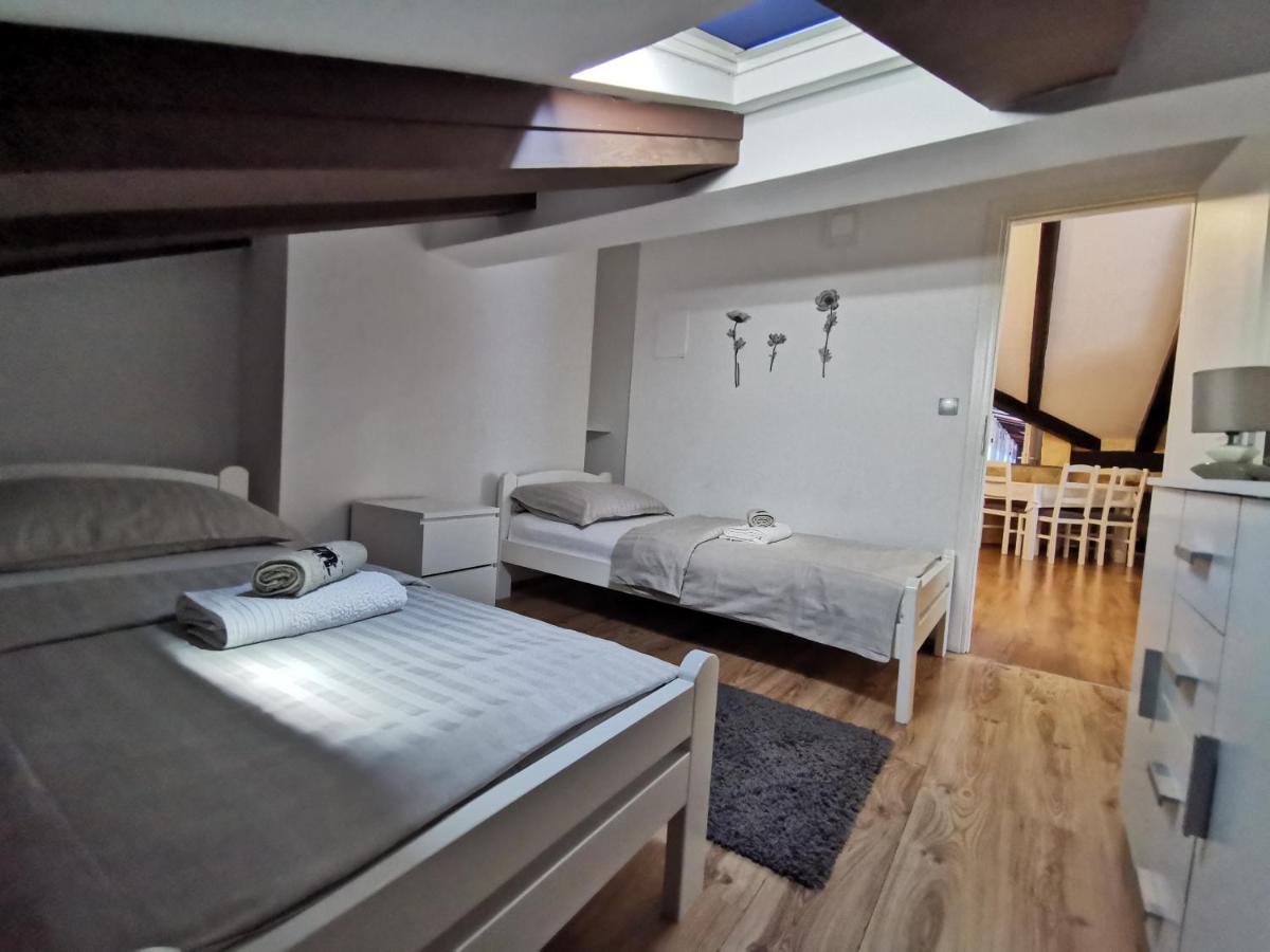 Loft Apartment Pula Ngoại thất bức ảnh