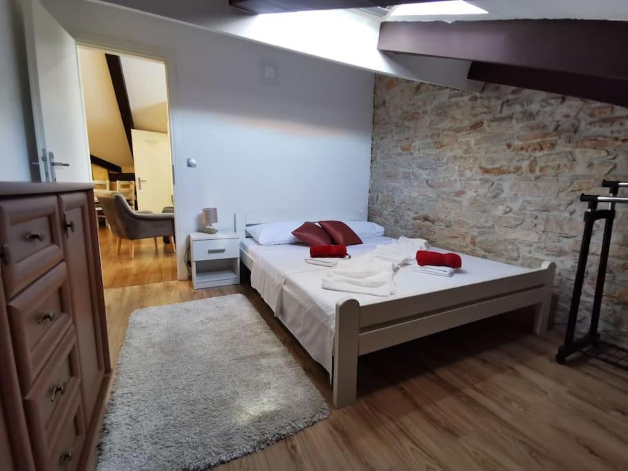 Loft Apartment Pula Ngoại thất bức ảnh